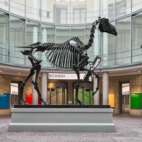 Hans Haacke, exhibition view. Courtesy of SCHIRN