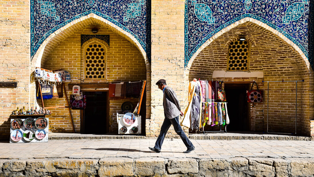 Un mercado tradicional en Jizzakh, Uzbekistán