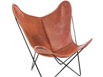 Silla B.K.F.,(Bonet, Kurchan y Ferrari)  conocida como silla mariposa. Diseñada entre 1938 y 1940, estructura de acero y asiento de cuero de una sola pieza(Búfalo).
