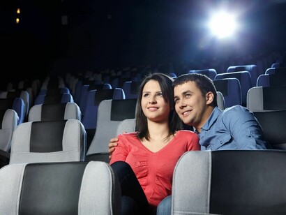 Una pareja en el cine