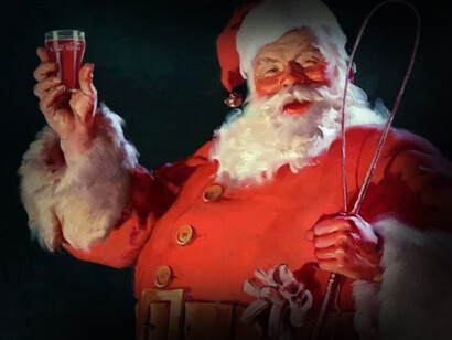 Santa Claus sostiene un vaso de Coca Cola para una publicidad navideño en la década de los años 30