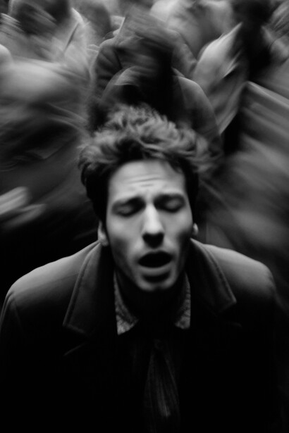 Ansiedade em meio à multidão. De Cóleras
Várias, Incertezas. Tantas, Corações Impantes