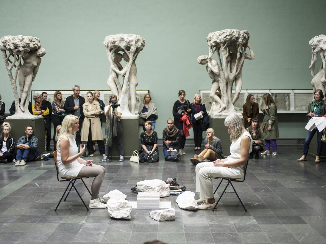 Karianne Stensland, Splendour, performance, Norsk Skulpturbiennale, Vigeland museet 2013, Photo by Anne V. Erichsen
