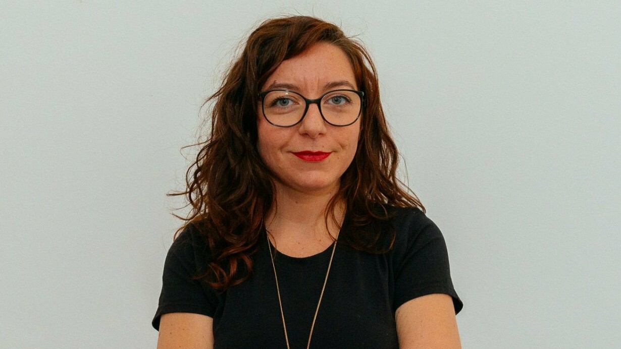 Emanuela Teodora Russo. Note Legali è un’associazione di promozione sociale nata a Bologna nel 2006 con lo scopo di tutelare e migliorare la professione del musicista, informare gli artisti sui propri diritti e doveri e fornire loro una serie di attività