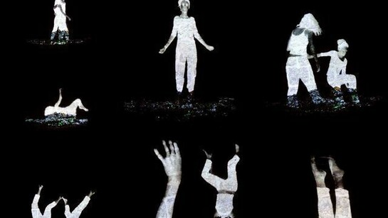 Alisia Cruciani - Maria Susca, Distrutta luce, Installazione ambientale, Proiezione video su frammenti di vetro, Mola di Bari