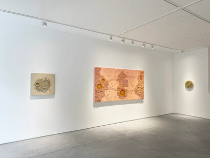 Darlene Charneco, Conversations with the future new weaves and touchmaps, exhibition view. Courtesy of Praxis Gallery