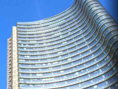 A Milano sono inoltre moltissime le associazioni che proteggono gruppi umani discriminati