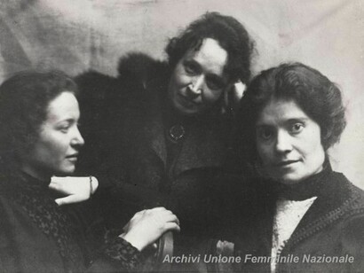 Giovani donne presso l'Unione Femminile Nazionale - Foto: Archivi Unione Femminile Nazionale