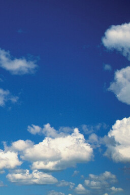 “Ora” è qualcosa su cui non ci soffermiamo mai perché nel momento stesso in cui lo percepiamo non c’è già più, potremmo dire che non esiste