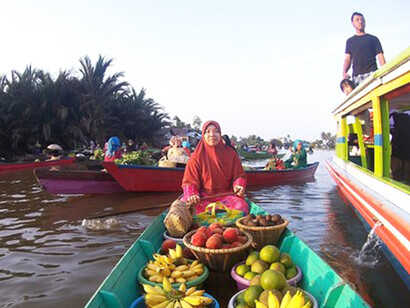 L'antico Pasar Terapung, altrimenti noto come Kuin Floating Market