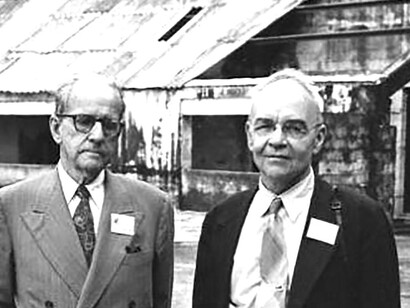 Ornitólogos William H. Phelps y John Zimmer en Rancho Grande, Parque Nacional Henri Pittier, 1952