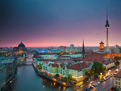 Berlin, Alemanha à noite