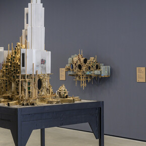 Rob Voerman, Entropic empire, ausstellungsansicht. Mit freundlicher genehmigung des Museum der Moderne