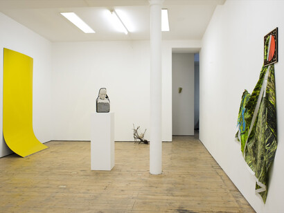 'Asymmetric Dance Class', installation shot, 2014, Courtesy of Vitrine
