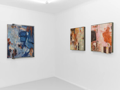 Jo Dennis, Never the straightest path, exhibition view. Courtesy of Belenius