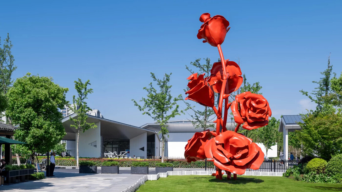 Will Ryman, Shanghai 6, exhibition view. Courtesy of Parrish Art Museum
