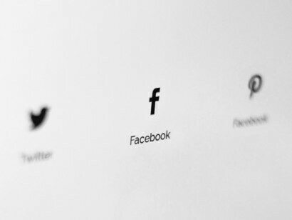 Hundreds of millions of humans around the world produce online, thanks to their voluntary work, information and cultural content, inventions and services