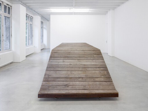 Mirosław Bałka, 690 x 190 x 102, 2006, steel, wood, felt, 690 x 190 x 102 cm. Courtesy of Galerie Nordenhake