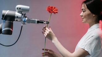 La fusión de estos dos componentes prepara a los estudiantes para enfrentar los retos del futuro con una visión holística, adaptativa e inclusiva