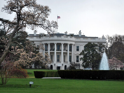 Casa Blanca de los Estados Unidos. Las estrategias de Trump, aunque percibidas como extremas, forman parte de una táctica negociadora que prioriza resultados favorables para Estados Unidos, incluso a costa de tensiones con aliados y adversarios