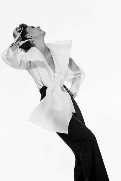 Gianfranco Ferre advert, Model: Aly Dunne, Fall/Winter 1991, Photographer:Gian Paolo Barbieri, ©Gianpaolobarbieri