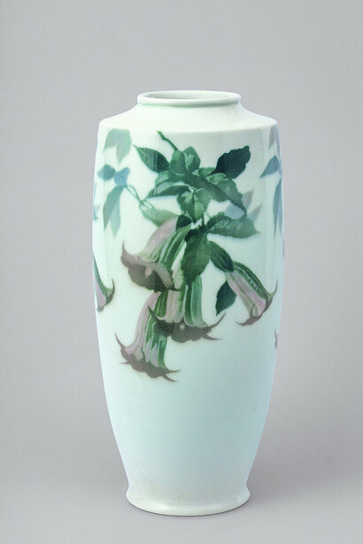 Art and botany: vases from the imperial porcelain manufactory, late nineteenth to early twentieth century. From the christmas gift series. Courtesy of the State Hermitage Museum
