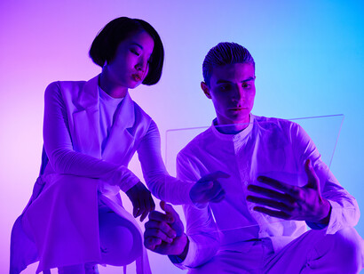 Intelligence artificielle. Dans le domaine de l'éducation, les technologies de l'IA sont utilisées pour personnaliser l'enseignement dispensé aux élèves en fonction de leurs besoins individuels 

