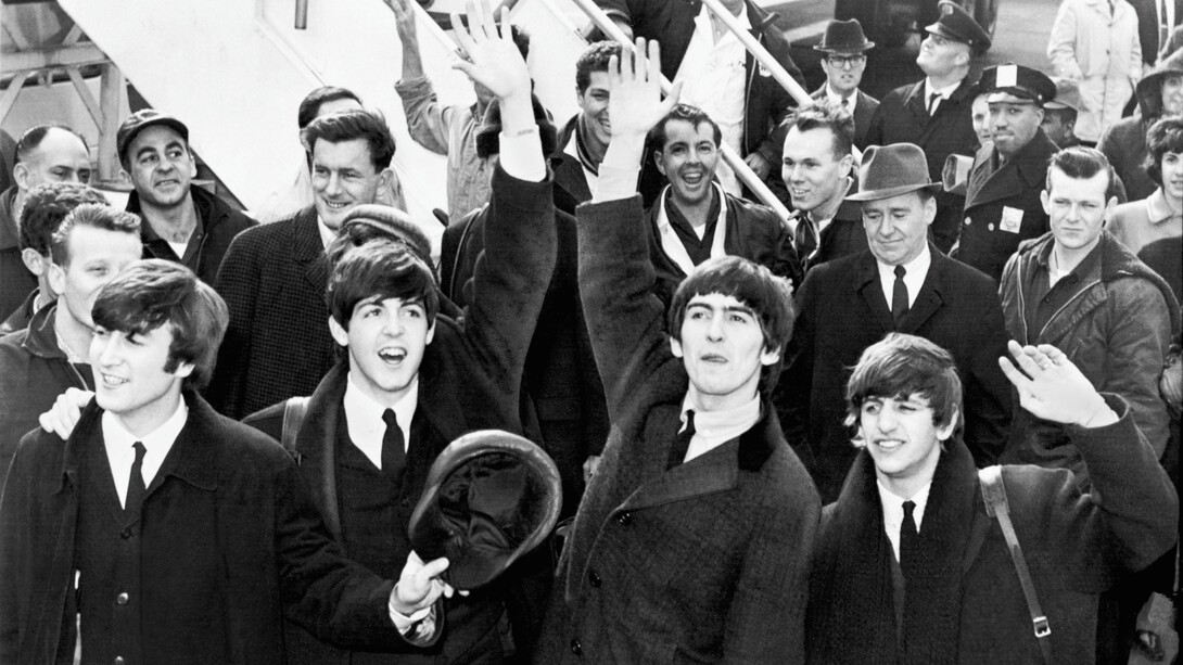 Nella metà degli anni Sessanta i Beatles scoprirono la Costa Smeralda, luogo di mare cristallino e mondanità in crescita