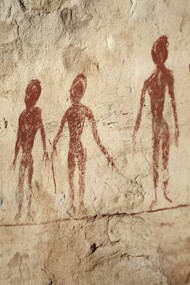 These ancestral depictions remind us of humanity's long journey from isolated tribes to a "global civilization," a process shaped by constant struggle and transformation over millennia