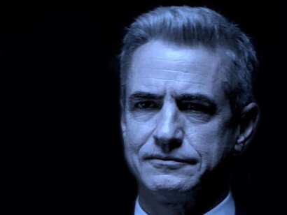El actor Dermot Mulroney como el presidente Young