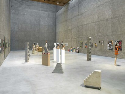 Isa Genzken. Courtesy of König Galerie
