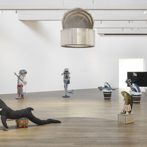 Cosima von Bonin, Songs for gay dogs, vue d'exposition. Avec l'aimable autorisation de Mudam Luxembourg