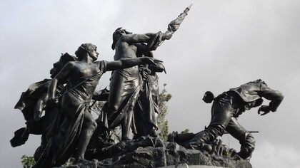 Una parte del Monumento Nacional, en el que se muestra a William Walker huyendo
