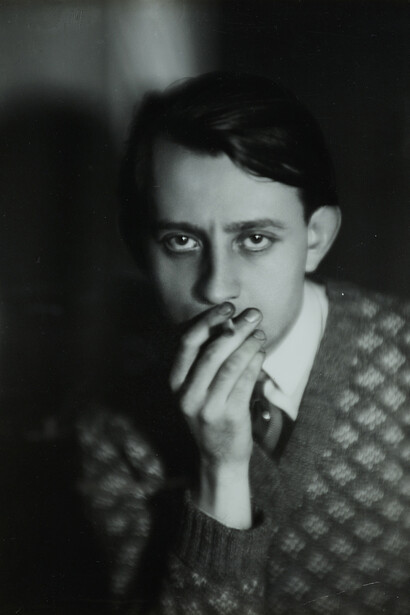 Germaine Krull, André Malraux, 1930, Tirage gélatino–argentique, 23 x 17,3 cm, Museum Folkwang, Essen © Estate Germaine Krull, Museum Folkwang, Essen