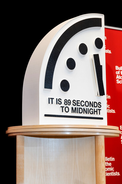 El Reloj del Apocalipsis marca simbólicamente lo cerca que está la humanidad del colapso total
