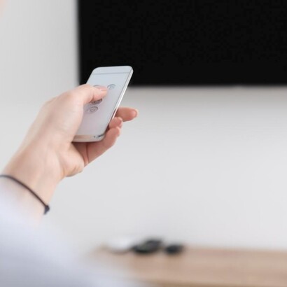 Siamo artefici e vittime di un sistema che pone la cultura come parte integrante di un gioco seduttivo, affascinante ma temporaneamente luccicante