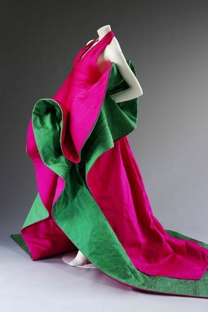 Evening dress of silk, 1987-1988, Roberto Capucci, Courtesy Roberto Capucci Foundation, Photo © Victoria and Albert Museum, London