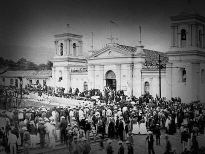 Iglesia del Carmen hacia el año 1909. Colección Ana Isabel Herrera Sotillo