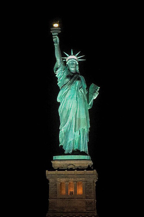 Estatua de la libertad noche