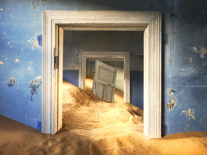 Kolmanskop, en Namibia, surgió como una próspera ciudad minera gracias al hallazgo de diamantes a inicios del siglo XX