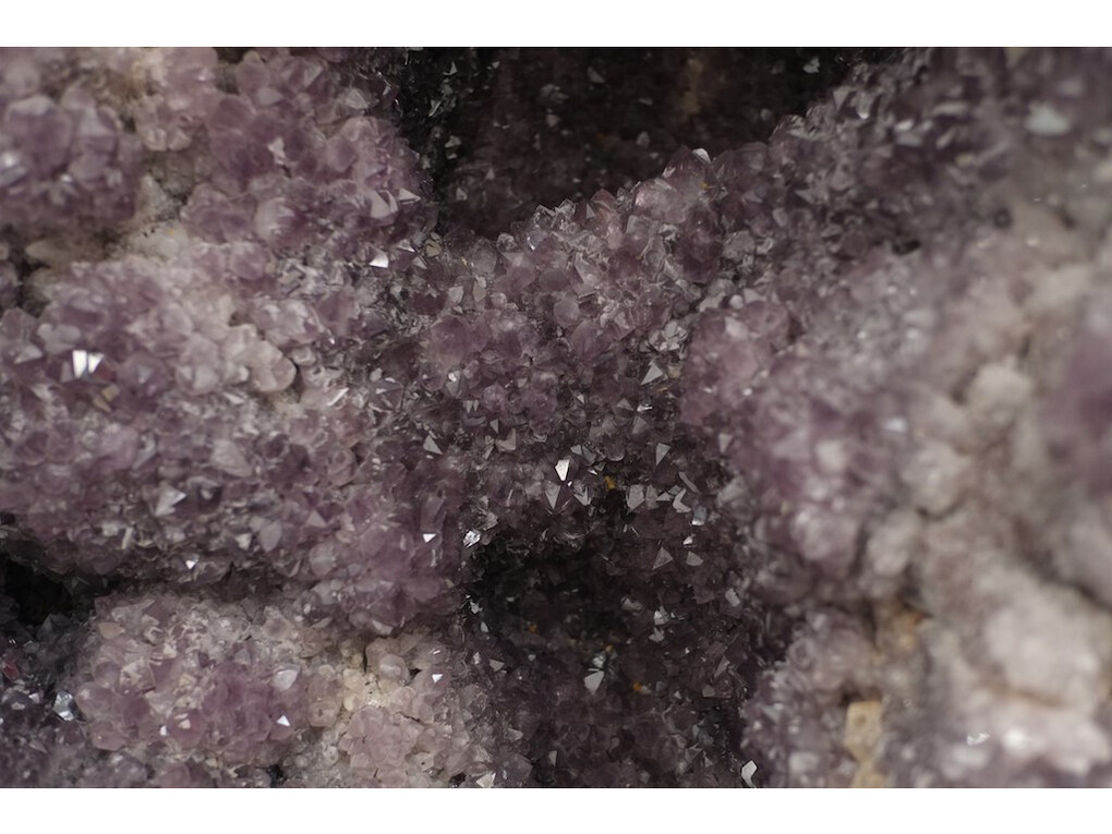 Joanna Rajkowska, Soon
Everything
Will
Change,
2014,
crystal
formation © Joanna Rajkowska. Courtesy ŻAK | BRANICKA & l’étrangère
