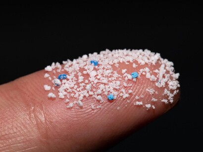 Negli ultimi anni si stanno accumulando ricerche con una frequenza allarmante che mostrano l'estensione della diffusione di plastica e microplastica in tutti i mari del mondo