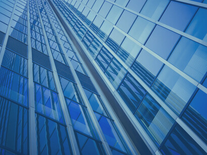 Una de las creencias más básicas del liberalismo es que el ser humano en «estado de naturaleza», antes de la formación de las sociedades y las culturas, vive en situación de pobreza