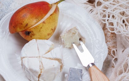 A tavola il cibo non serviva soltanto a nutrire, ma poteva diventare un segno visibile di appartenenza sociale