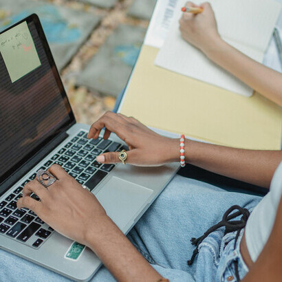 A inteligência artificial já faz parte do cotidiano escolar e os professores precisam entender seu impacto no aprendizado