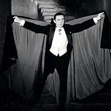 Nella foto Bela Lugosi è il conte Dracula, 1931. La sua figura ha generato una genealogia infinita di mostri, simboli e riscritture, sempre in bilico tra terrore e seduzione
