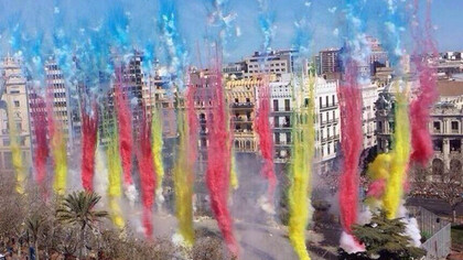 Mascletá en la plaza del Ayuntamiento de Valencia