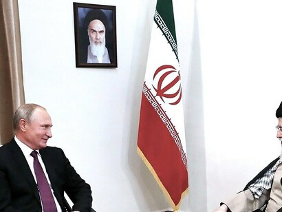 Putin con Jamenei