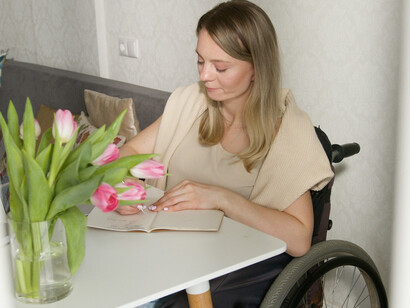 Psicóloga escolar é a primeira profissional pcd em seu ambiente de trabalho