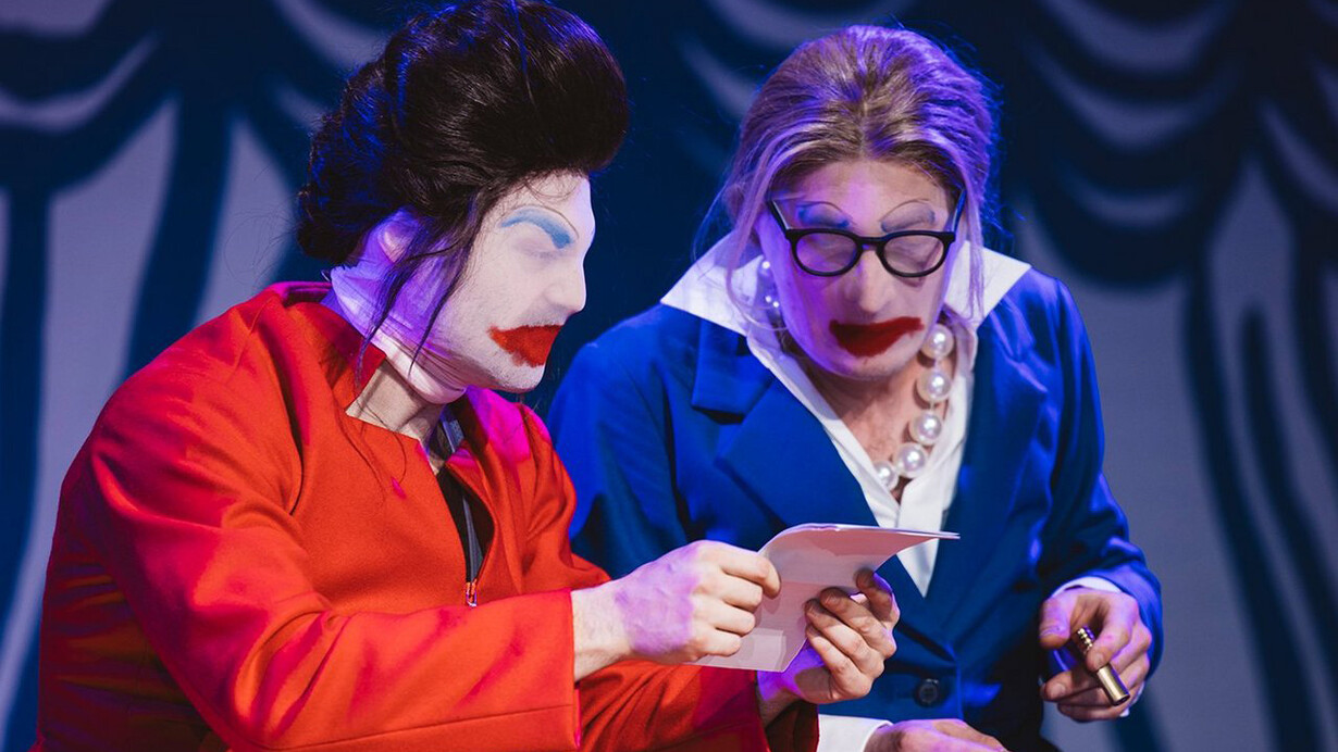 Die insel der perversen. Courtesy of the Deutsches Theater